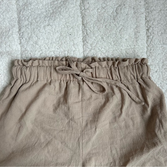 SHEIN Tan High Waist Shorts with Elastic Waistband - Picture 2 of 13
